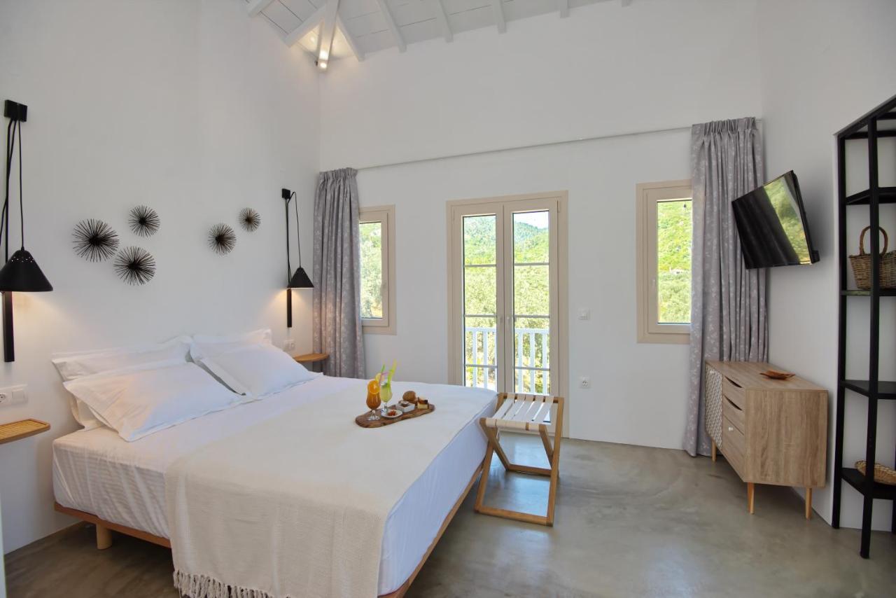 Eleon Suites New Isomata Екстериор снимка