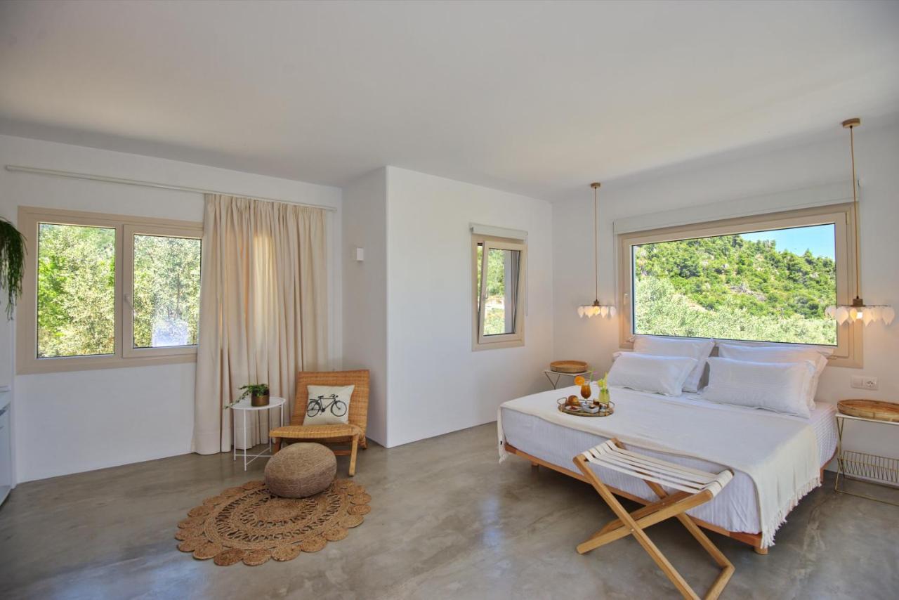 Eleon Suites New Isomata Екстериор снимка