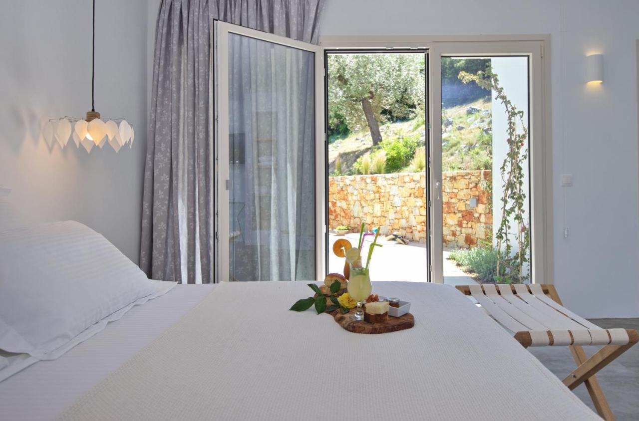 Eleon Suites New Isomata Екстериор снимка