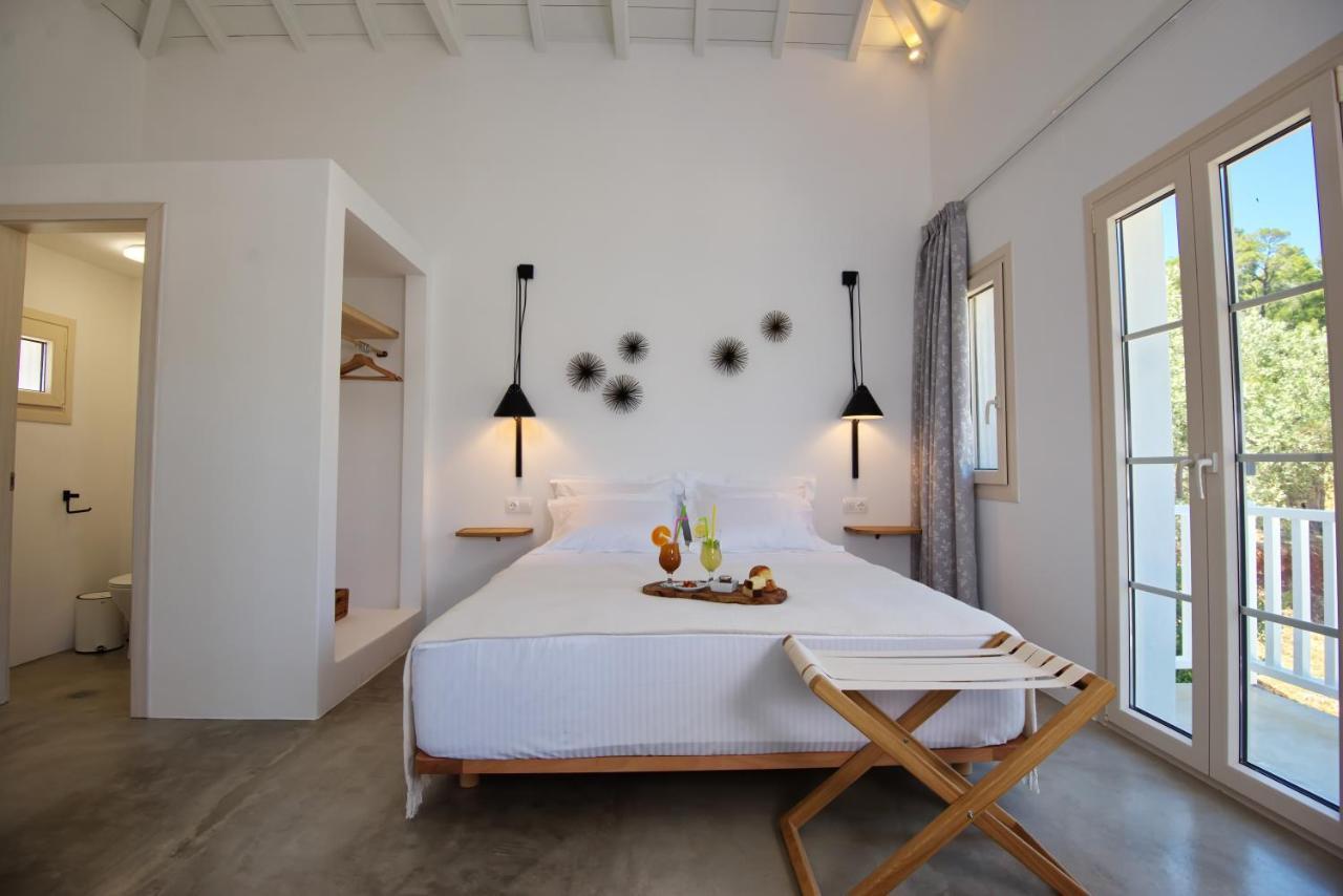 Eleon Suites New Isomata Екстериор снимка