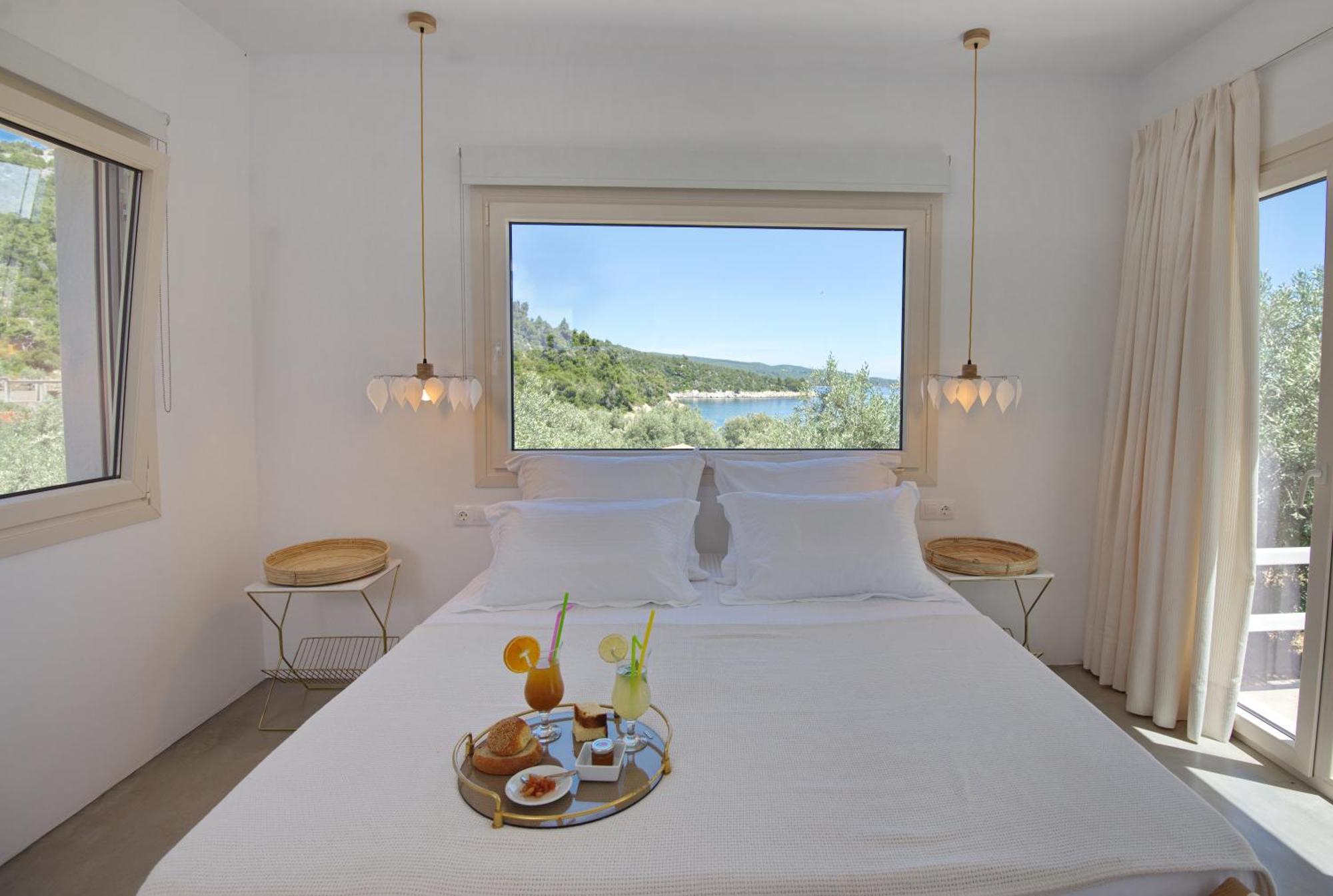 Eleon Suites New Isomata Екстериор снимка