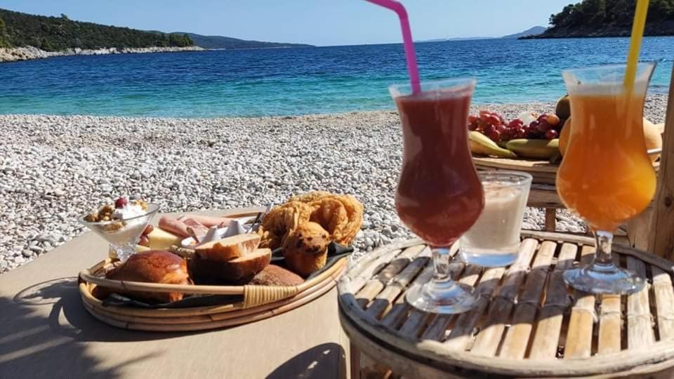 Eleon Suites New Isomata Екстериор снимка